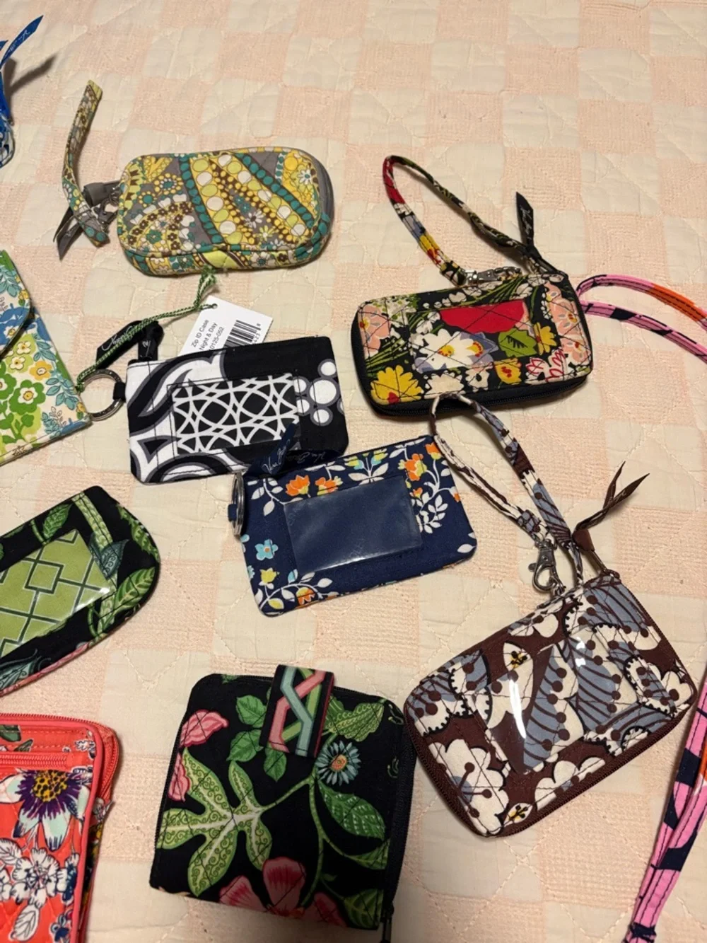 Vera Bradley Floral Quilted Wristlets and Coin Pouches - Mixed Colors lot of 12 - Picture 5 of 5